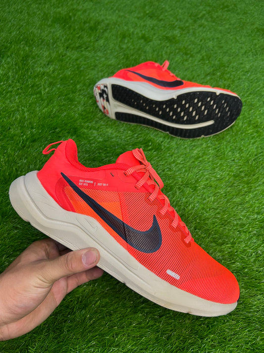 Nike DownShifter 12
