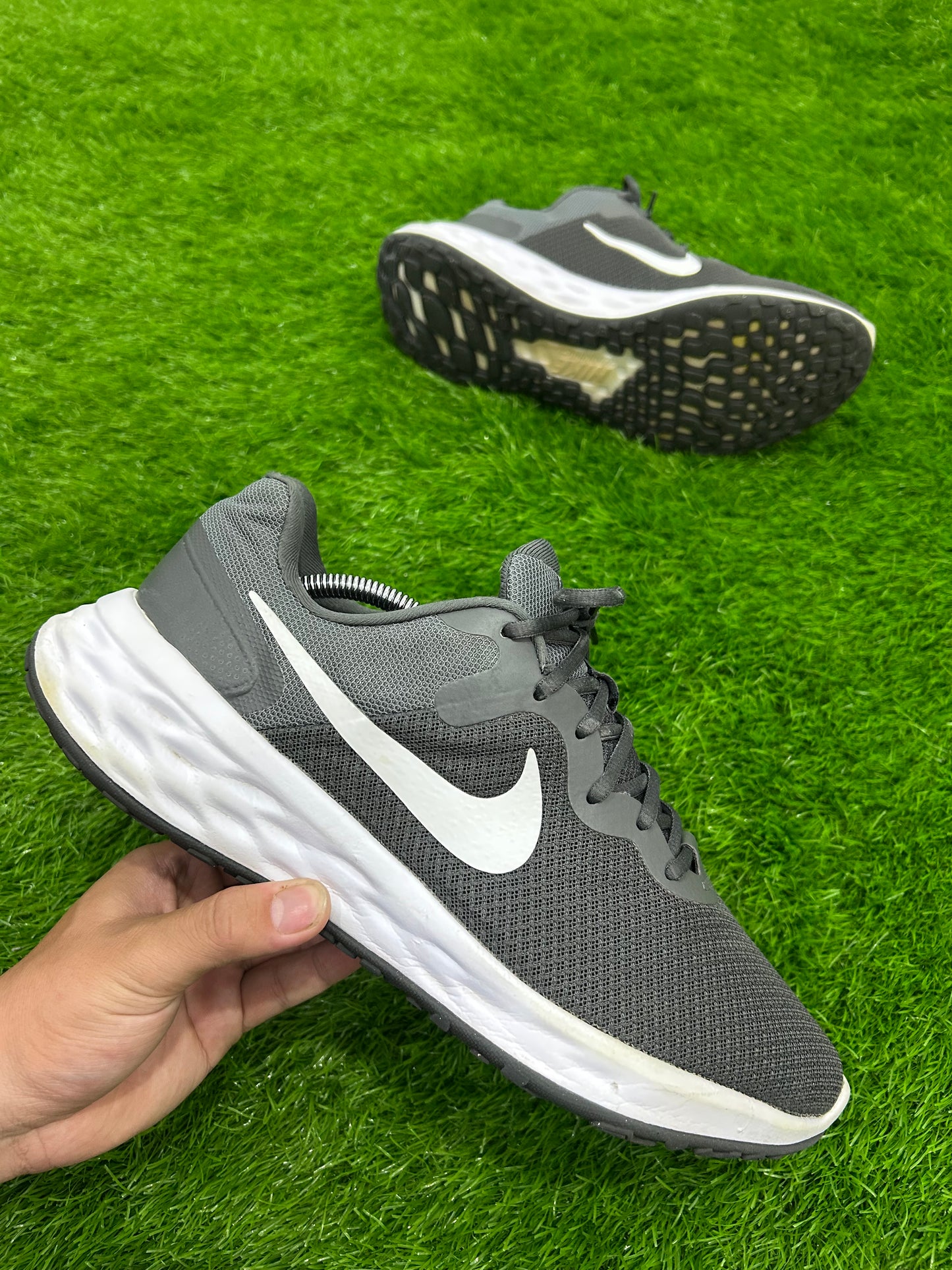 Nike Revolution 6