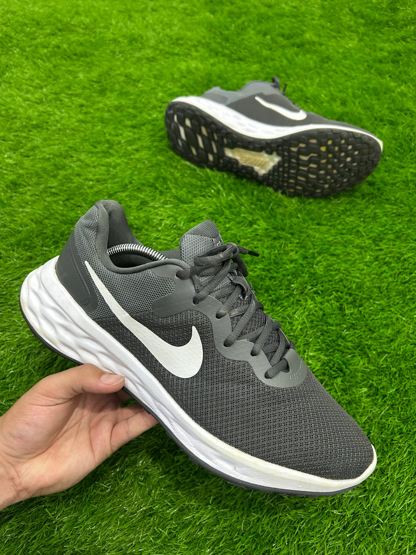 Nike Revolution 6