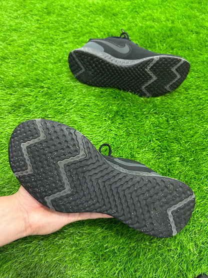 Nike Revolution 5
