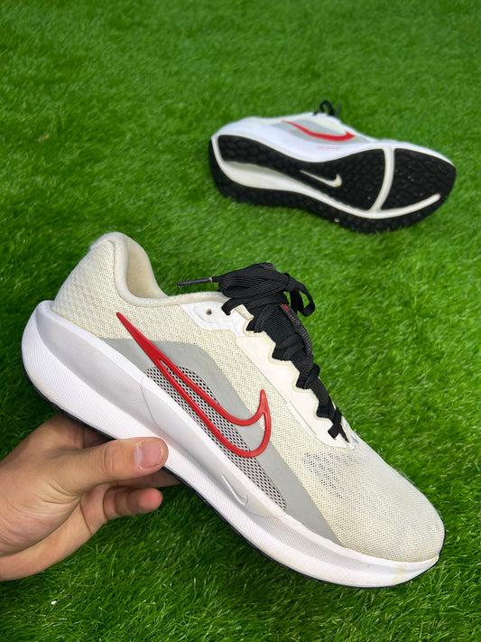 Nike DownShifter 13