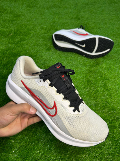 Nike DownShifter 13