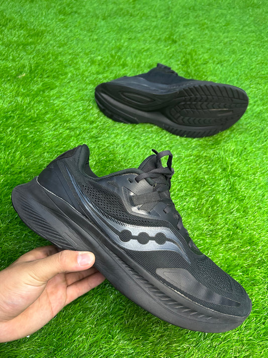 Saucony Guide 15 Triple Black