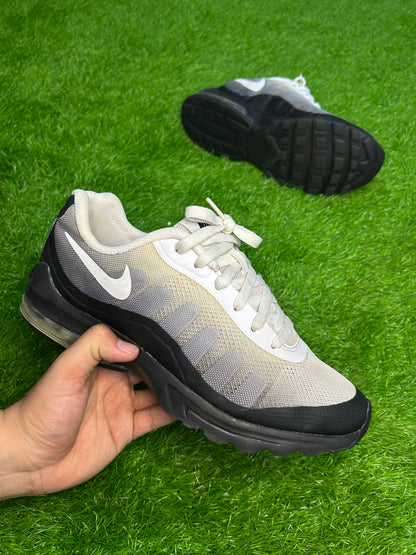 Nike AirMax Invigor