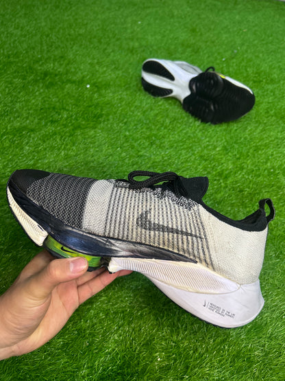 Nike Air Zoom Tempo Next% Flyknit