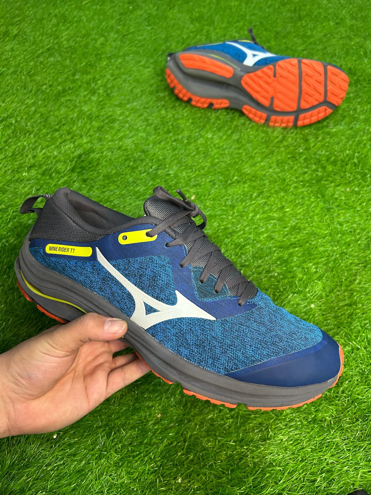Mizuno Wave Rider TT 2