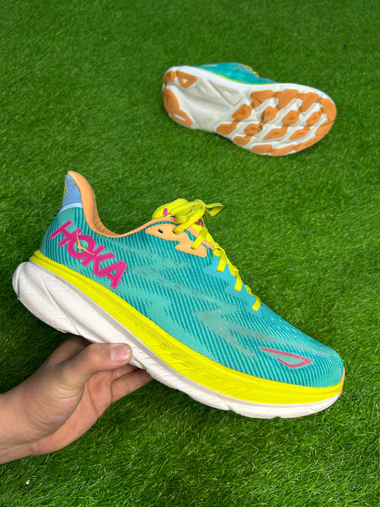 Hoka One One Clifton 9