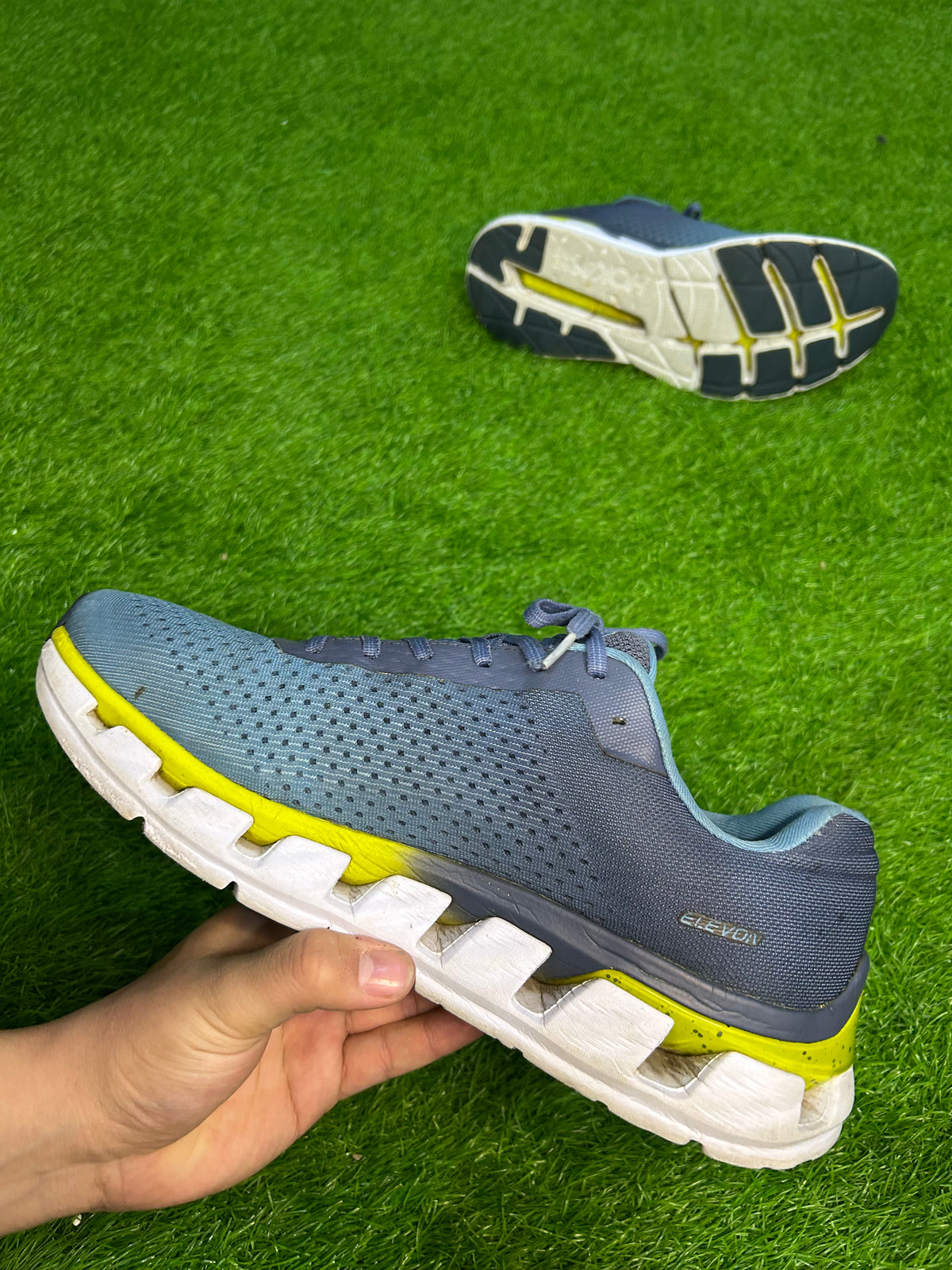 Hoka One One Elevon