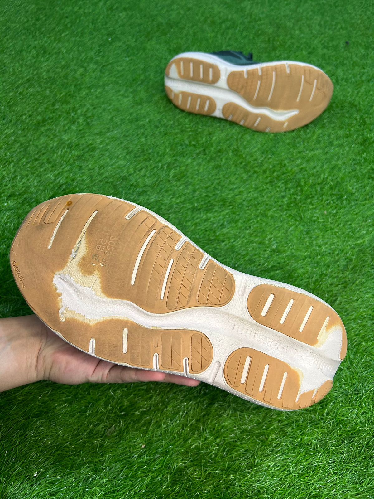 Brooks Ghost Max 2